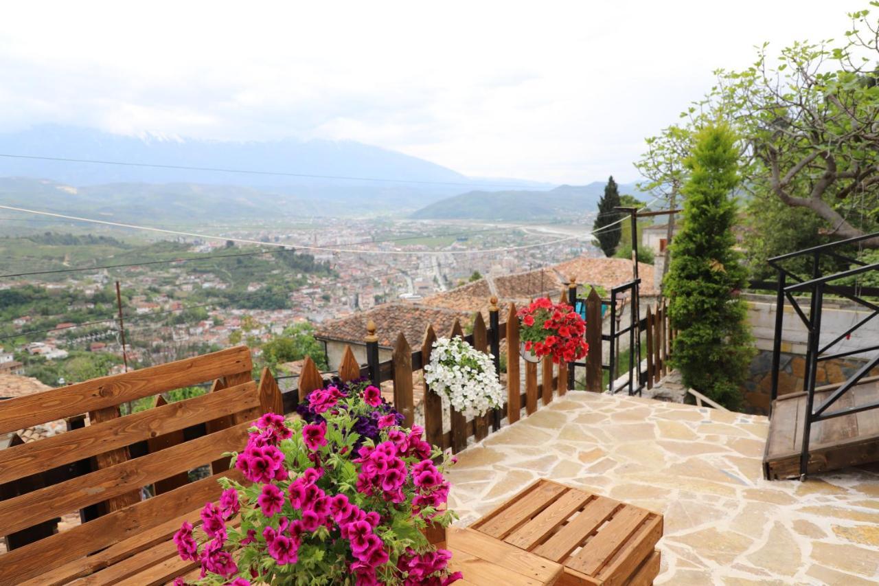 Guest House Maria - Berat Castle Exterior foto