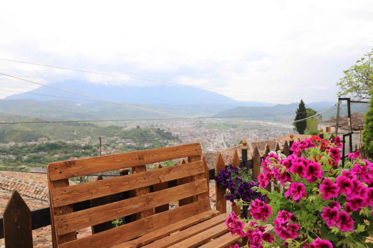 Guest House Maria - Berat Castle Exterior foto