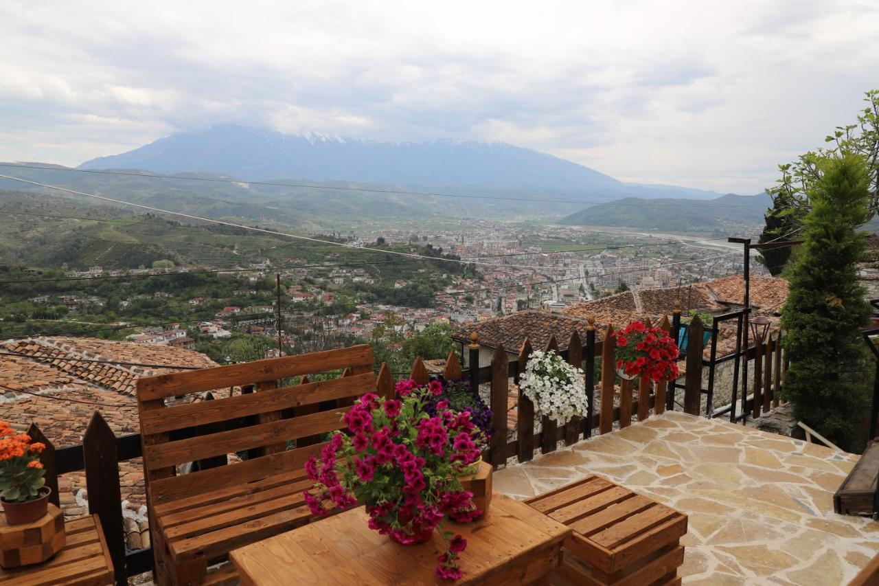 Guest House Maria - Berat Castle Exterior foto