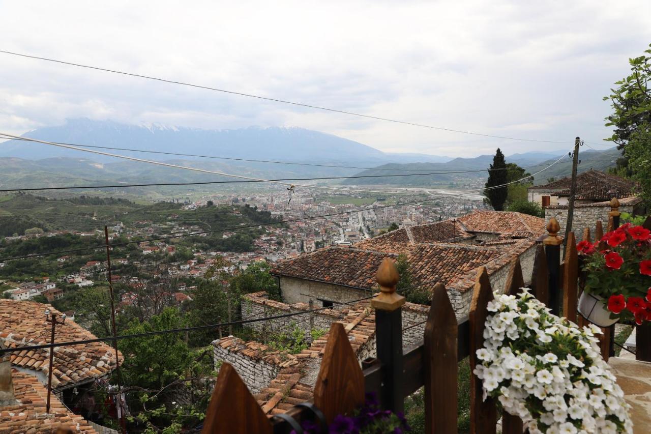 Guest House Maria - Berat Castle Exterior foto