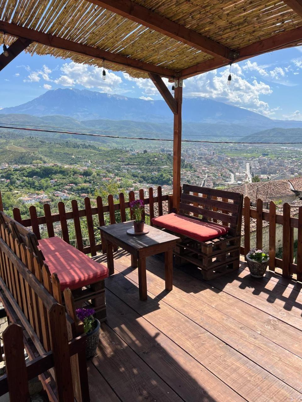Guest House Maria - Berat Castle Exterior foto
